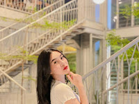 Gadis Cantik yang Membuat Hati Berdebar