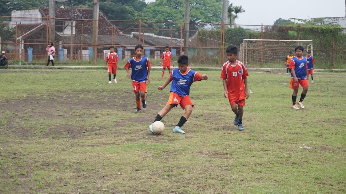 Menjadi Pemain, Menjadi Teladan