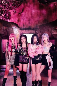  This contain BLACKPINK members standing in front of a pink background