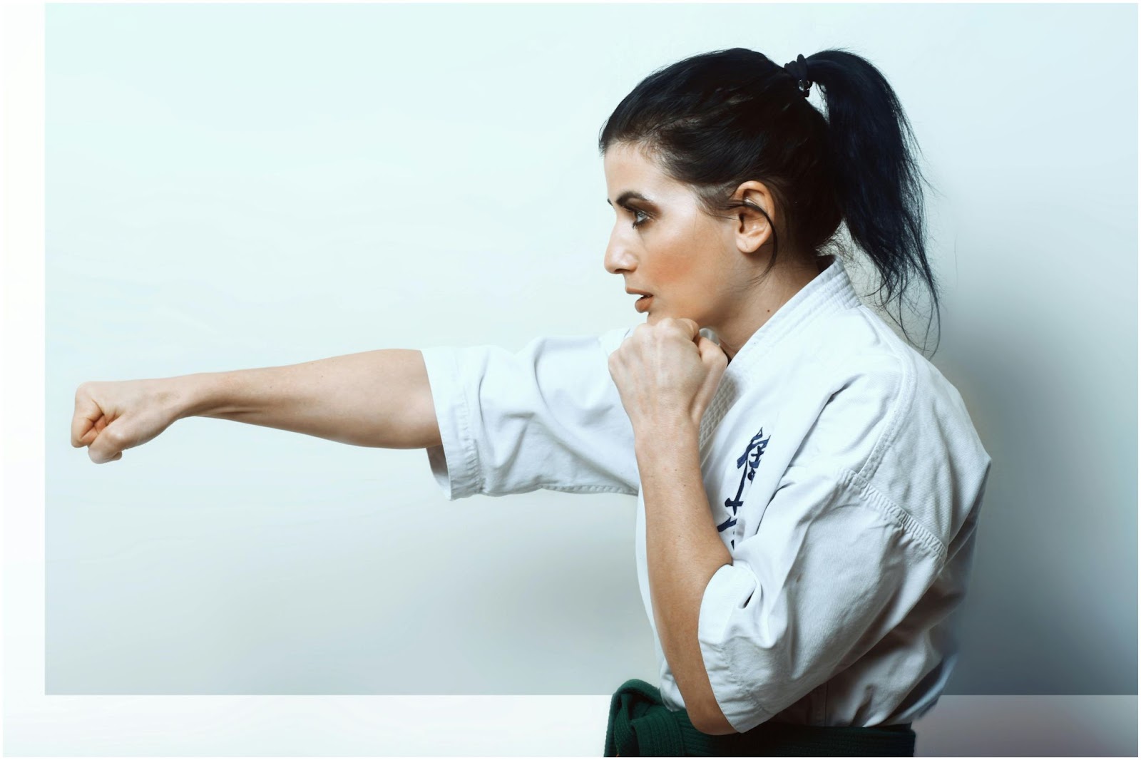 A female martial arts student