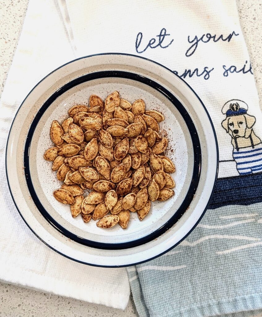 Roasted pumpkin seeds with cinnamon and cayenne pepper