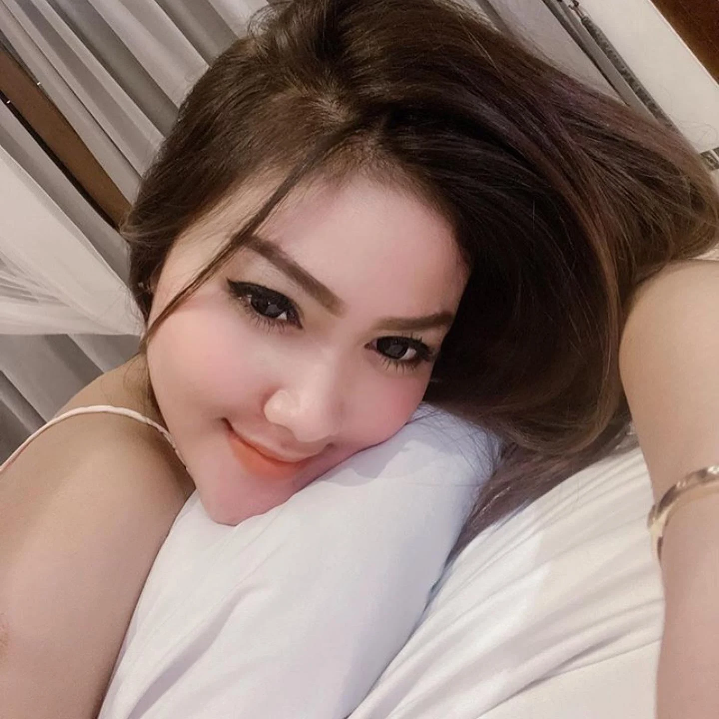 Cewek Hot Menawan, cewek hot, menawan, seksi