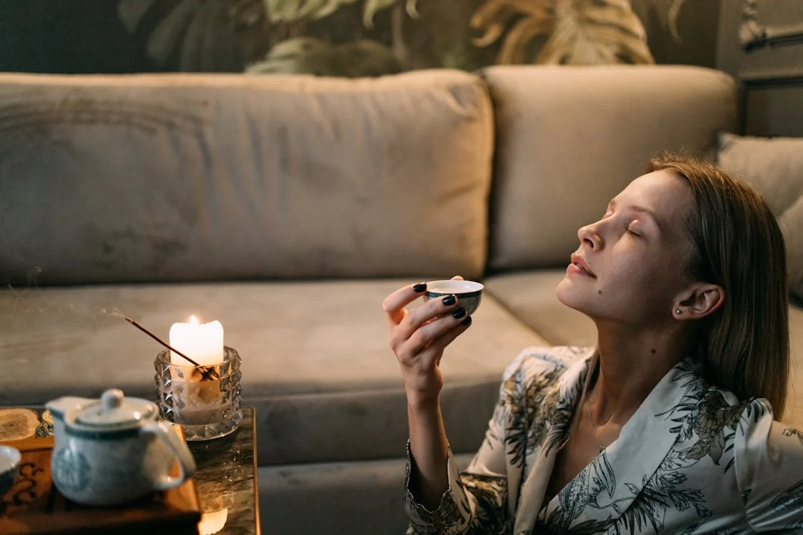 woman enjoying tea instead of alcohol during dry january