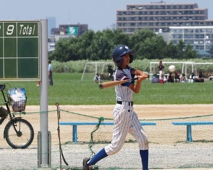 バットを振る野球選手

AI 生成コンテンツは誤りを含む可能性があります。
