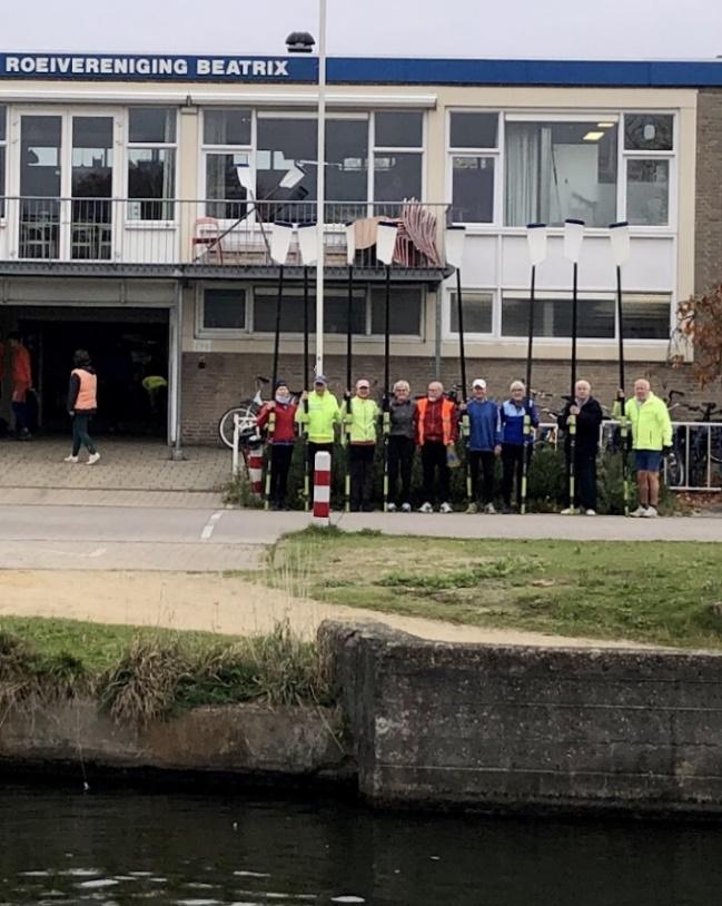 Afbeelding met buitenshuis, gebouw, meer, water

Automatisch gegenereerde beschrijving