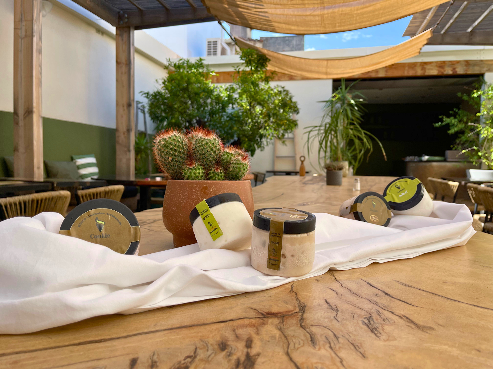 Hamov x Rôtisserie Montaigne 