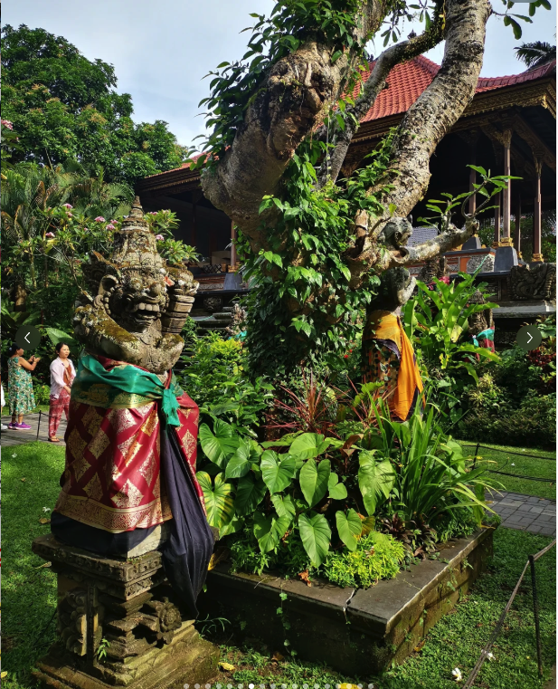 what to do in Bali - visit Ubud Palace