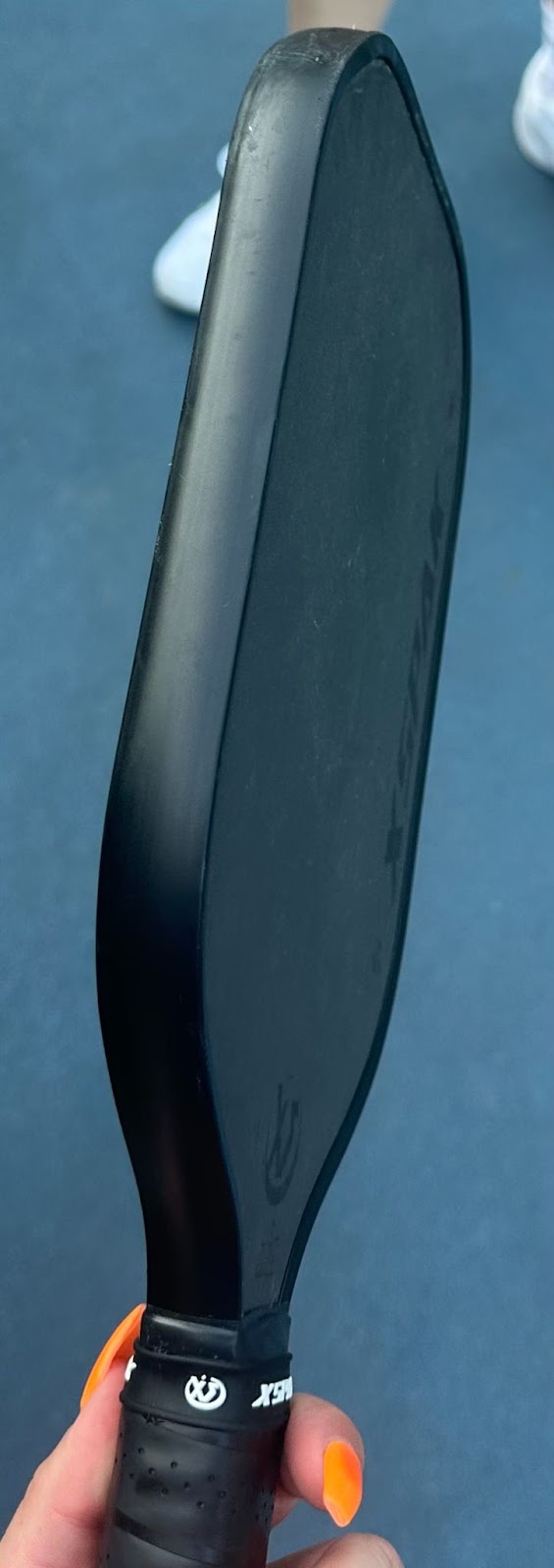 Picture showing the grit of XSpak pickleball paddle
