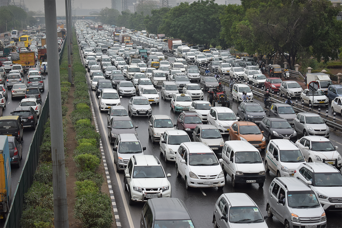 driving car in stop-and-go traffic can increase fuel consumption