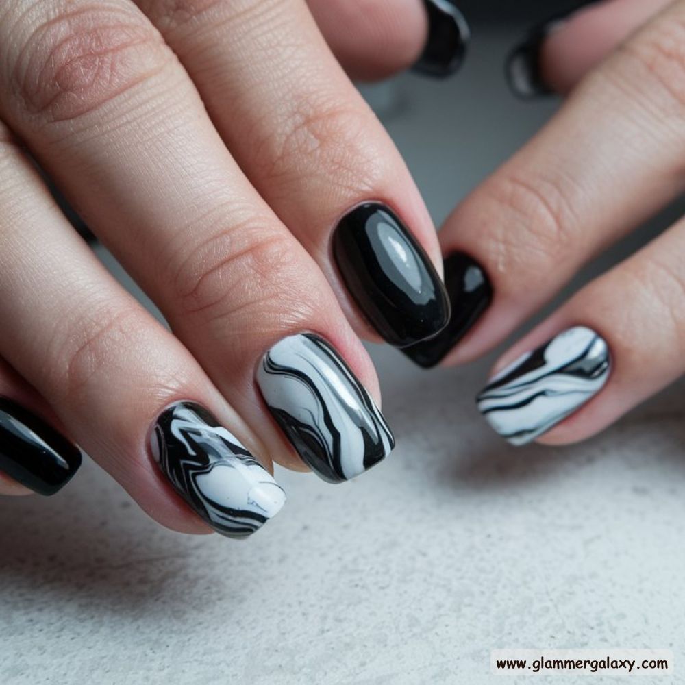 Black Fall Nails having Marble Mastery
