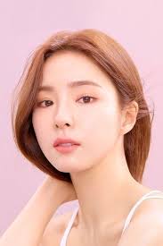 A picture of Shin Sae-Kyeong 