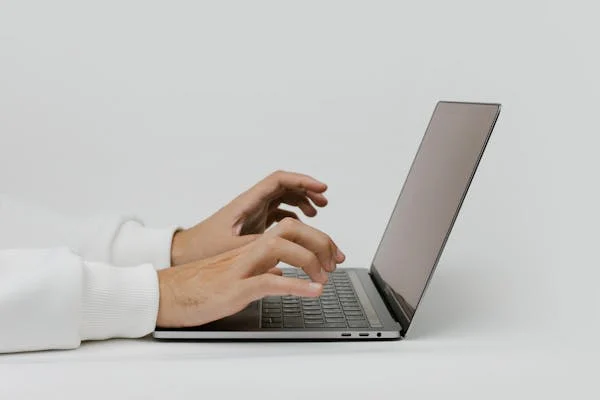 Top 10 Tools Every Data Entry Virtual Assistant Should Use In 2025