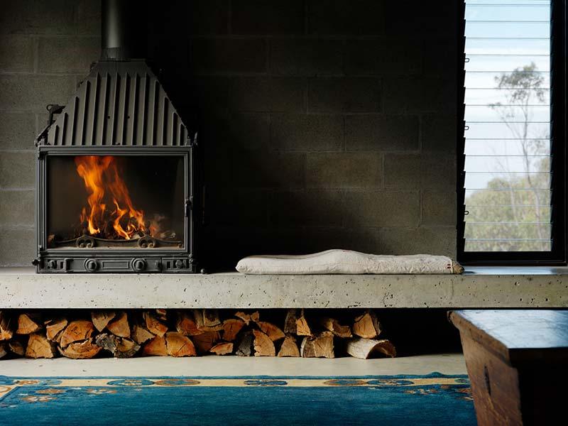 Innovative Design Ideas for Incorporating Wood Fireplaces into Home Décor 1