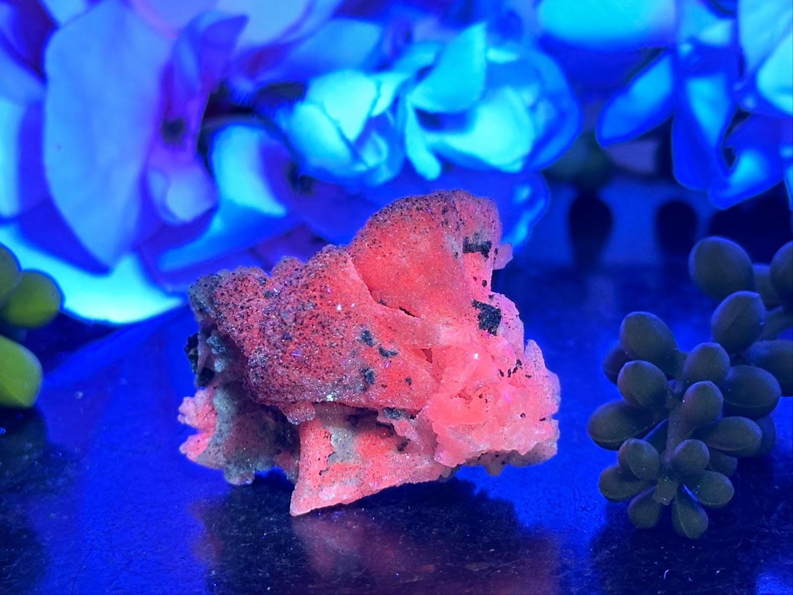 uv reactive crystals