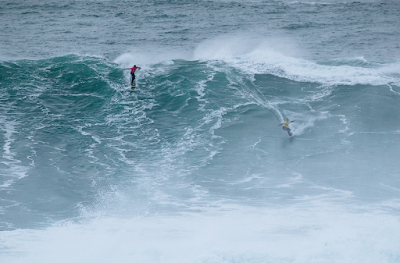 Lucas Chianca e Michelle des Bouillons foram os destaques brasileiros na competição das Gigantes de Nazaré (Foto: Laurent Masurel/World Surf League)