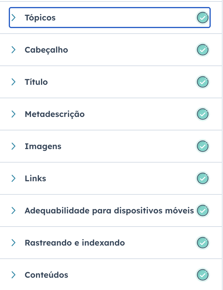 Checklist de SEO no HubSpot mostrando todos os critérios validados, incluindo tópicos, título, metadescrição, imagens, links e adequação mobile.