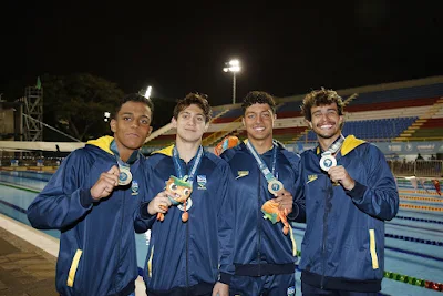 Time de natação brasileiro segue conquistando medalhas no Campeonato Sul-Americano de Esportes Aquáticos (Foto: Satiro Sodré/SSPress/CBDA)