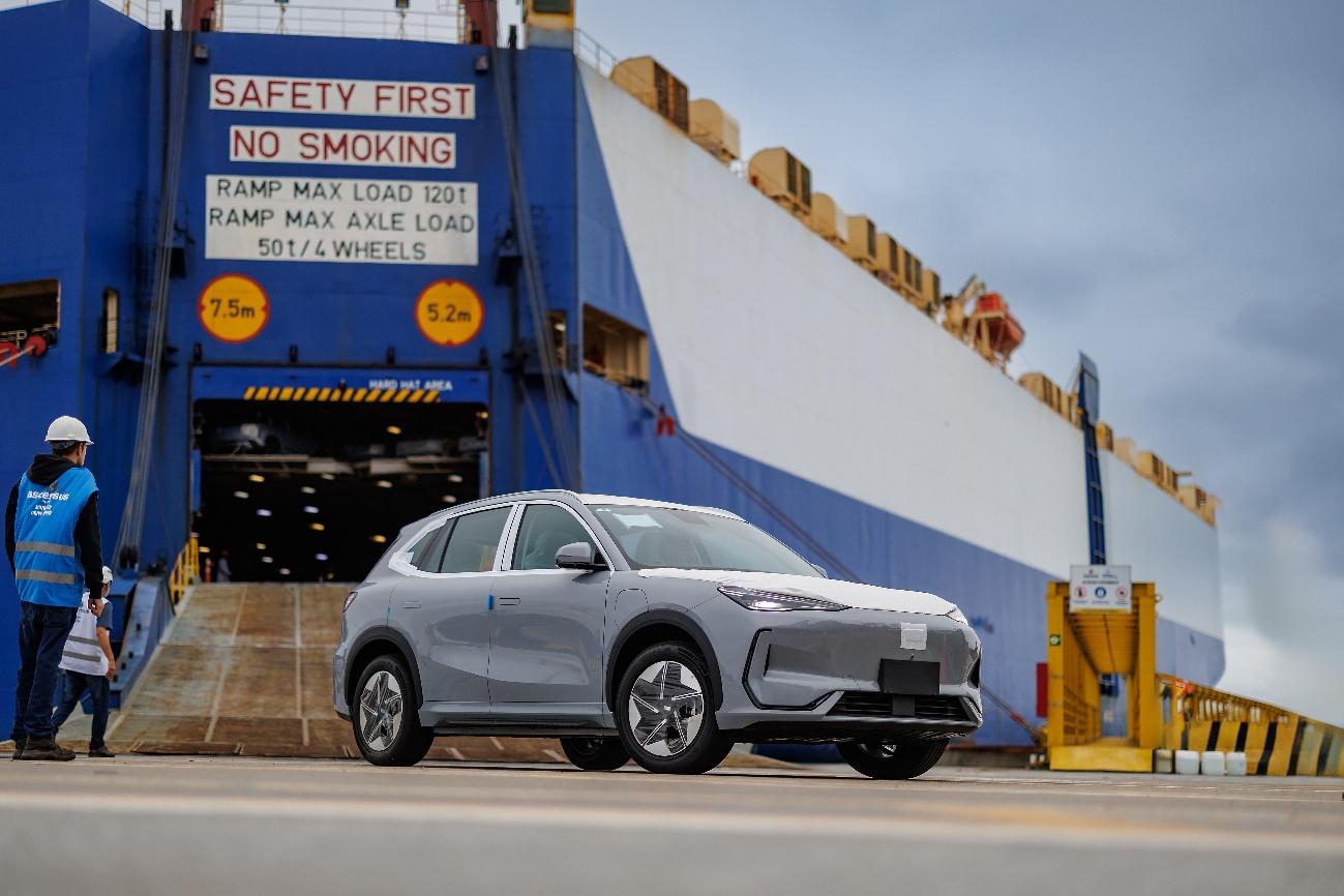 Primeiro lote do Geely EX5 chega ao Brasil