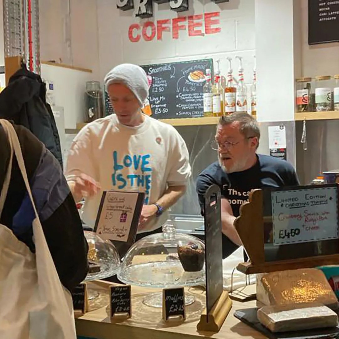 Coldplay frontman Chris Martin clocks in for shift at homeless charity's  coffee shop | The Irish Sun