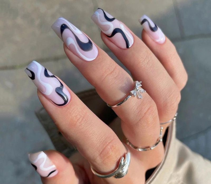 Black and White Waves
