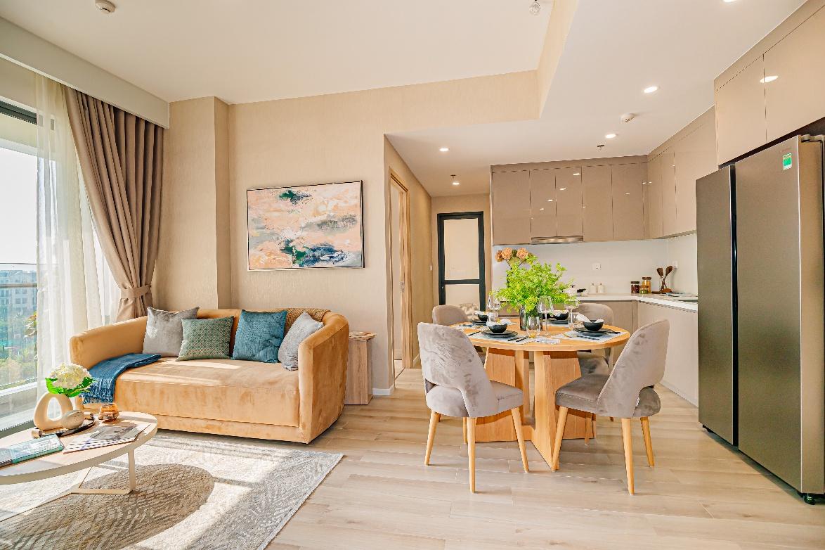 A living room with a couch and a tableAI-generated content may be incorrect.