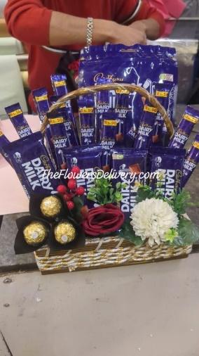 Chocolates for Her Faisalabad - The Flowers Delivery