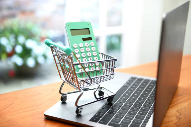 Key Components of E-commerce Accounting vs. Traditional Retail Accounting