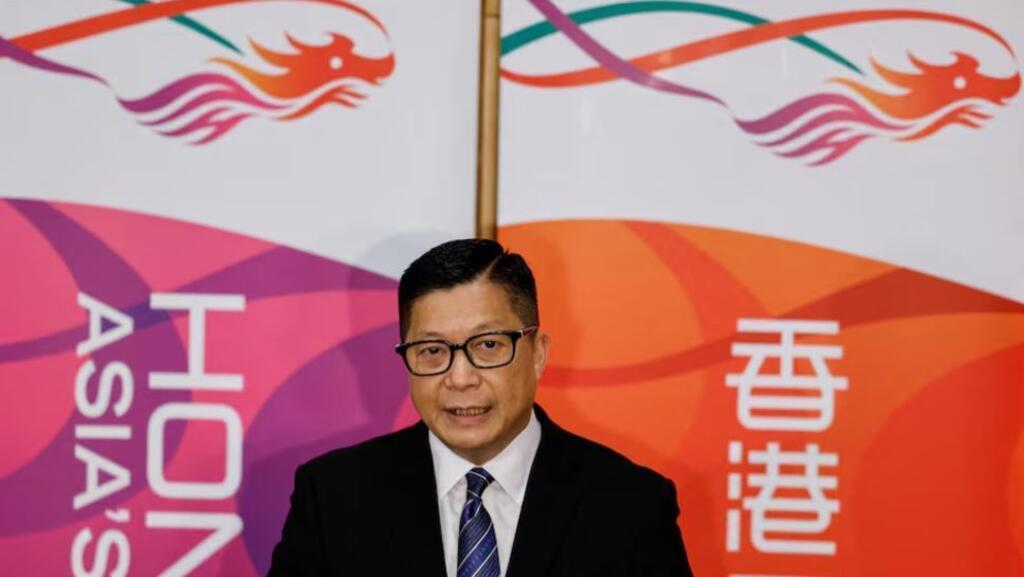 香港保安局局长邓炳强资料图片