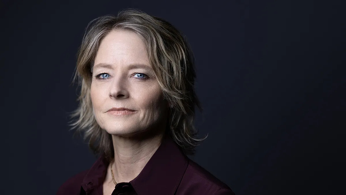 Un retrato de Jodie Foster, la icónica actriz que marcó a una generación.