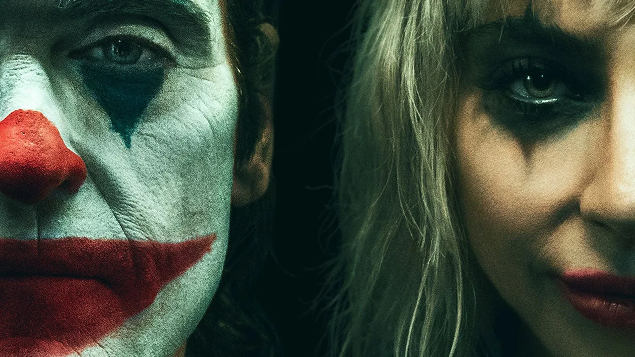 Close-up del rostro del Joker con su característico maquillaje de payaso, junto al rostro de Harley Quinn, ambos mostrando expresiones serias y sombrías.