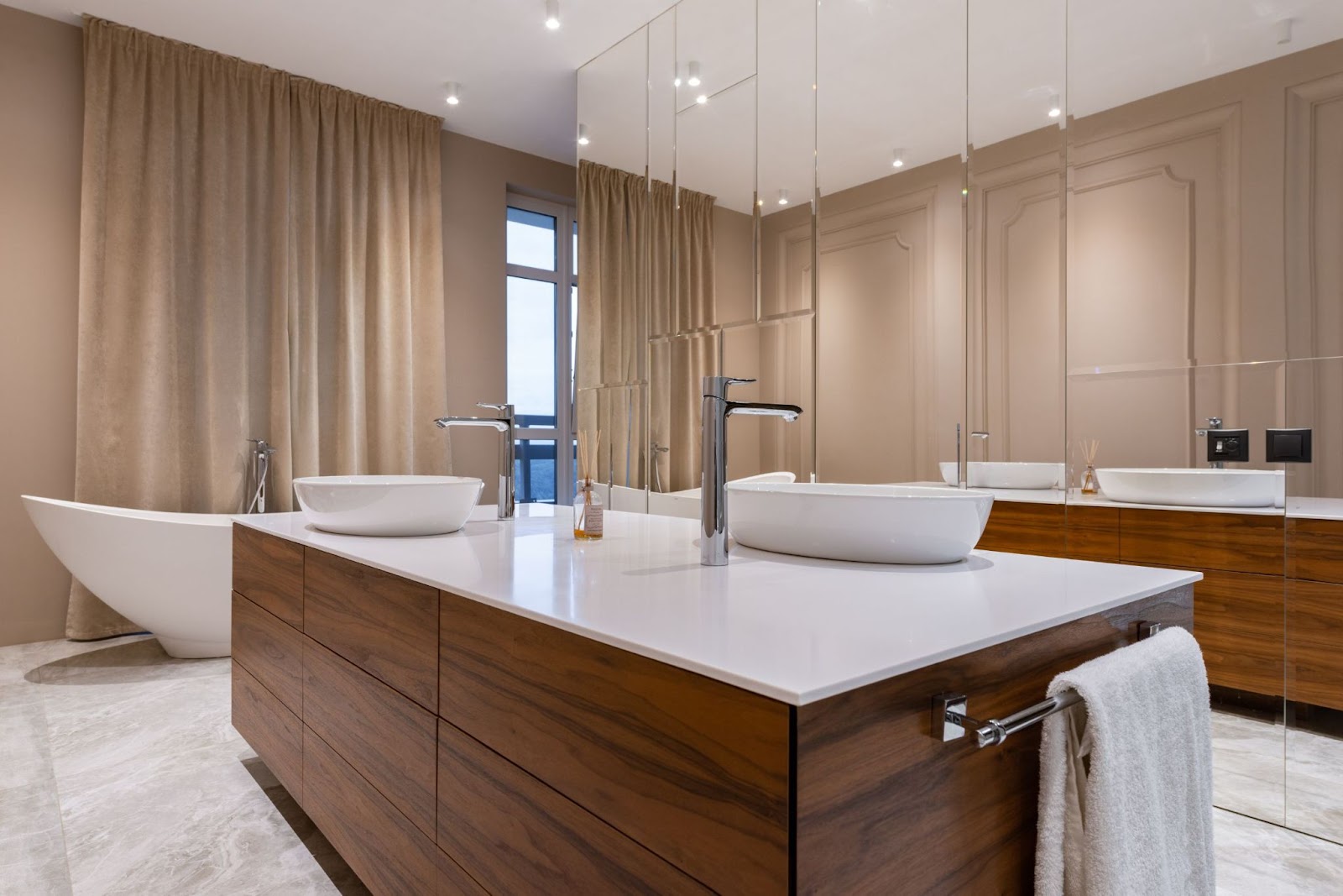 AD 4nXekwfWCrzlZR5h8iI00rzDRYGtowdSrXlfkP3oDLnzNxChMtjI2FpTLBZqvVOrxUcHDaRnx8 - Full Overlay Cabinetry - Harris Timberworks