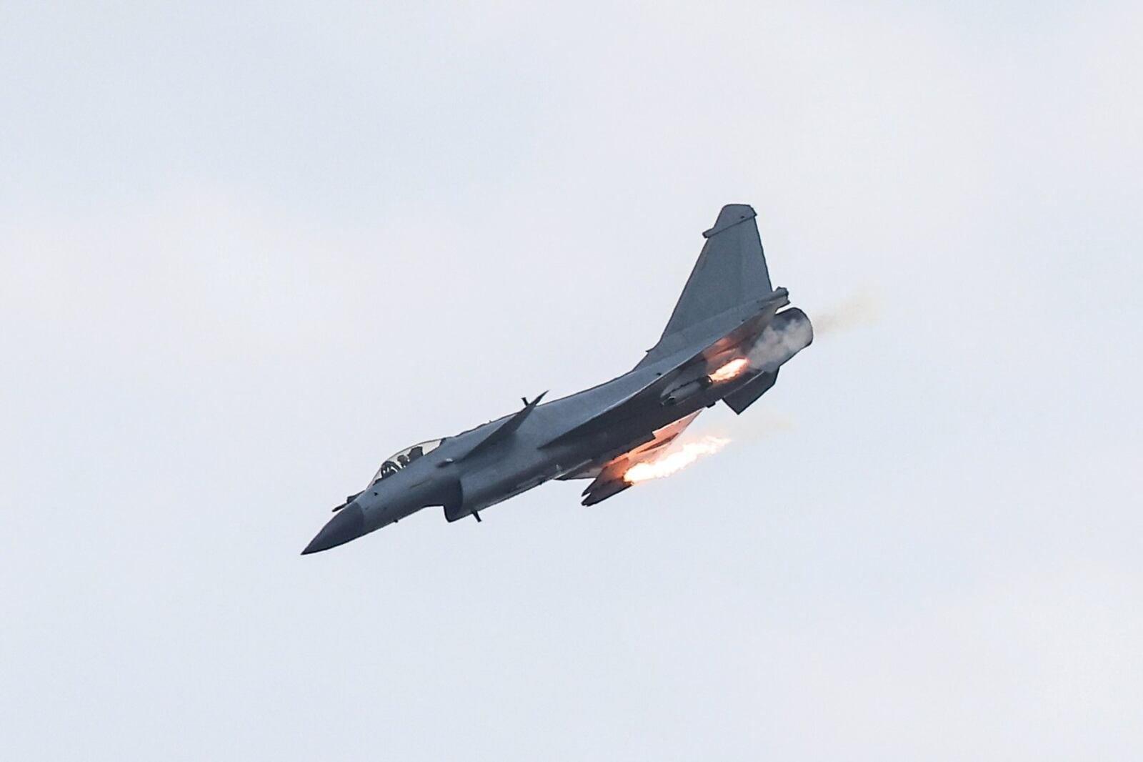 中共在兩日內派出至少74架次軍機擾台。