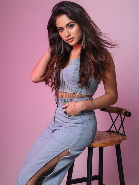 How to Book Jannat Zubair for Your Event: A Simple Guide