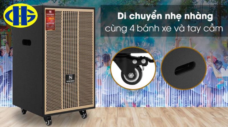 Loa kéo Nanomax S900 dễ dàng di chuyển với 4 bánh xe