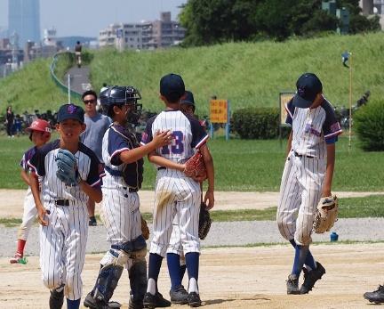 男性の野球選手たち

AI 生成コンテンツは誤りを含む可能性があります。