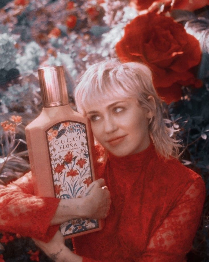 Gucci Bloom – hương hoa tươi nhẹ nhàng cho mùa xuân hè.
