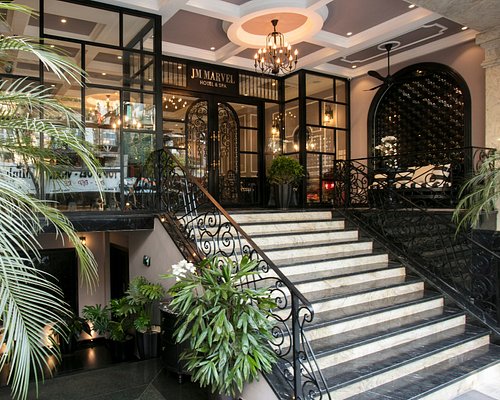 5. JM Marvel Hotel & Spa. 4-star hotel located right on Hang Da street (Hoan Kiem, Hanoi). The modern, luxurious building includes a total of 45 rooms, with prices starting from 1 million VND/room.