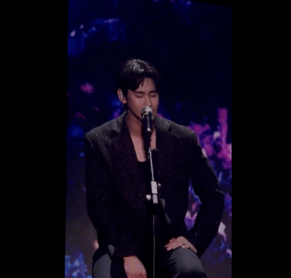 Kim Soo Hyun's performance on stage