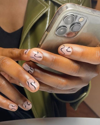 Squiggle fall nail ideas