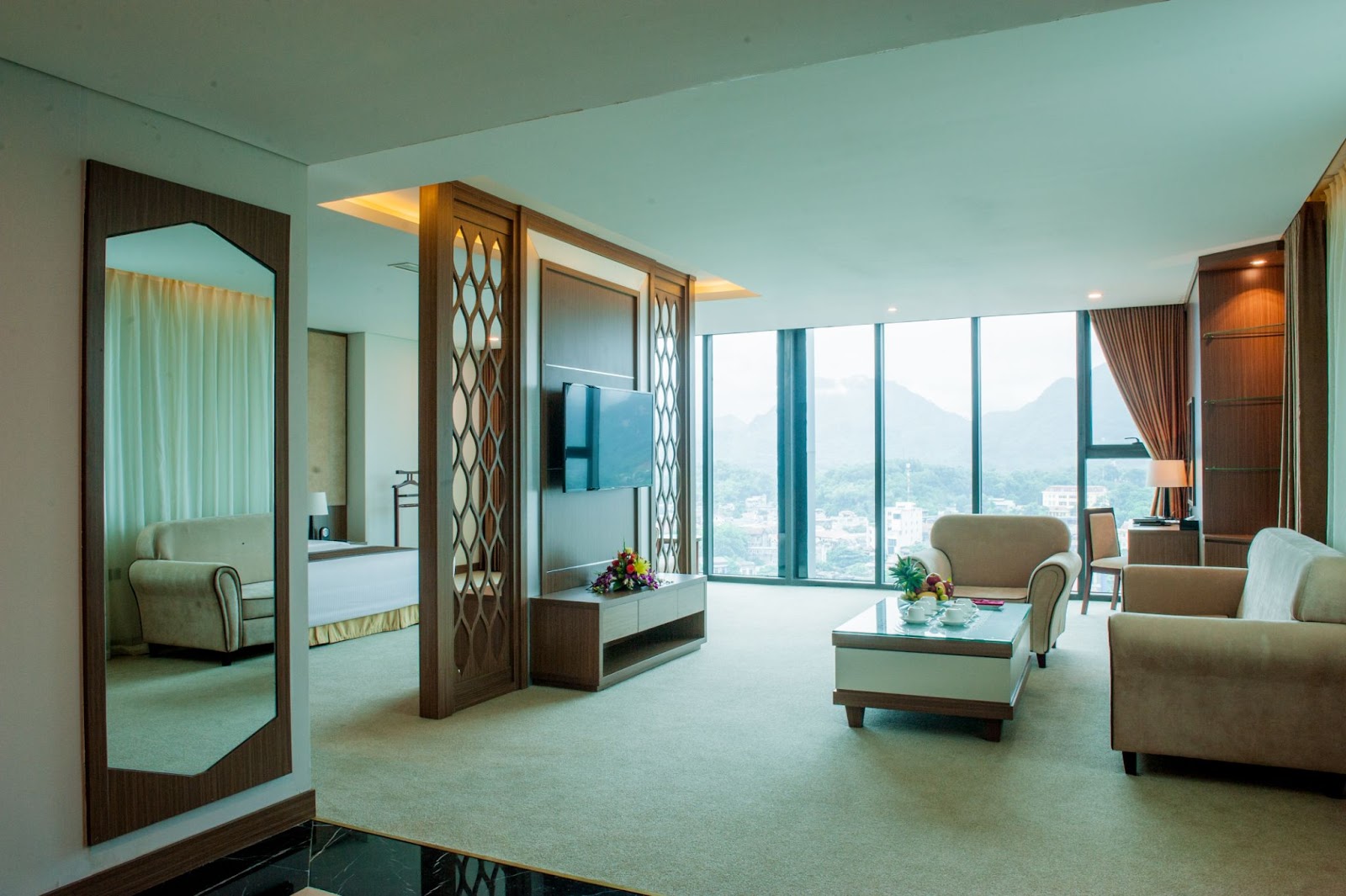 Không gian và nội thất phòng Executive Suite tại Mường Thanh Grand Tuyên Quang