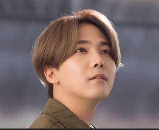 This contains an image of FTISLAND Lee Hongki 