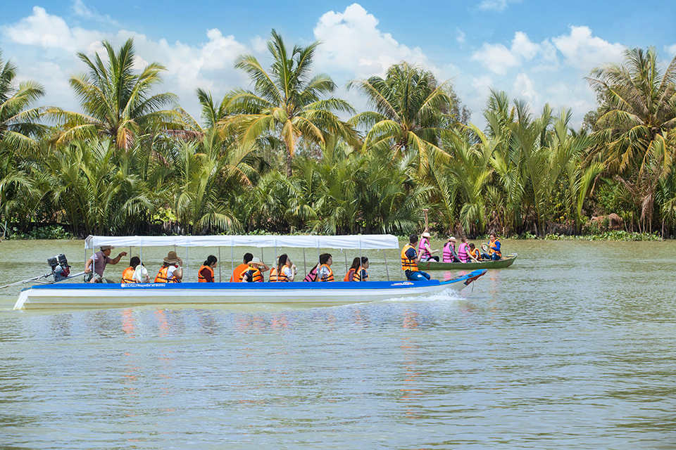 Tour Miền Tây - Trải Nghiệm Văn Hóa và Thiên Nhiên Hấp Dẫn