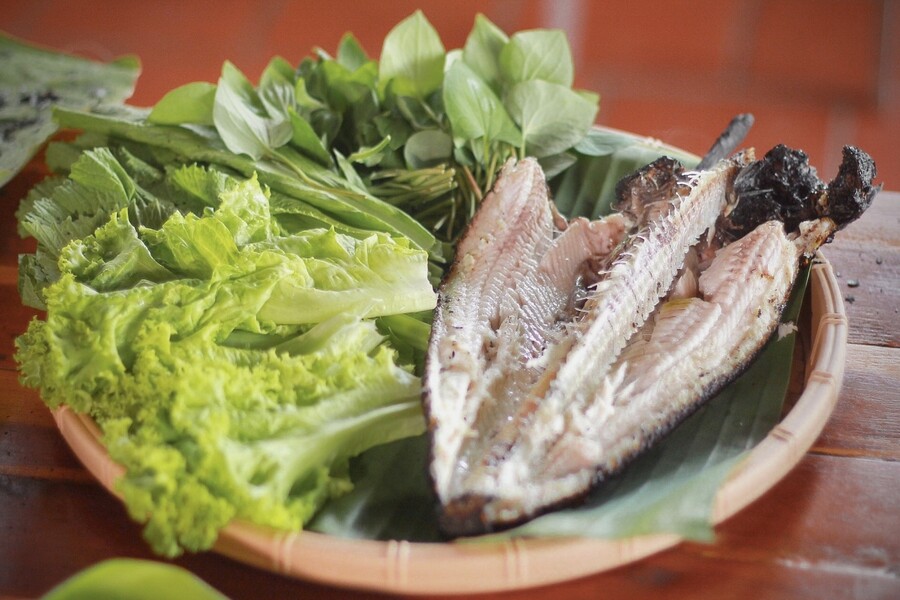 Grilled Snakehead Fish is a rustic dish in locals family meal. Source: VnExpress