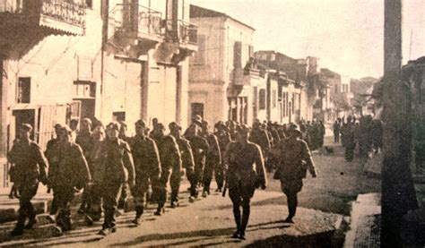 Εικόνα που περιέχει εξωτερικός χώρος/ύπαιθρος, κτίριο, ρουχισμός, άνδρας

Περιγραφή που δημιουργήθηκε αυτόματα