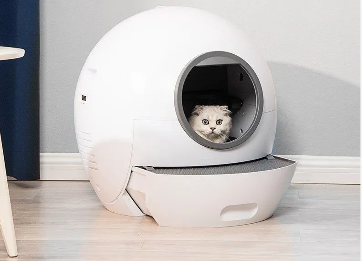 fully automatic litter box with advanced features
