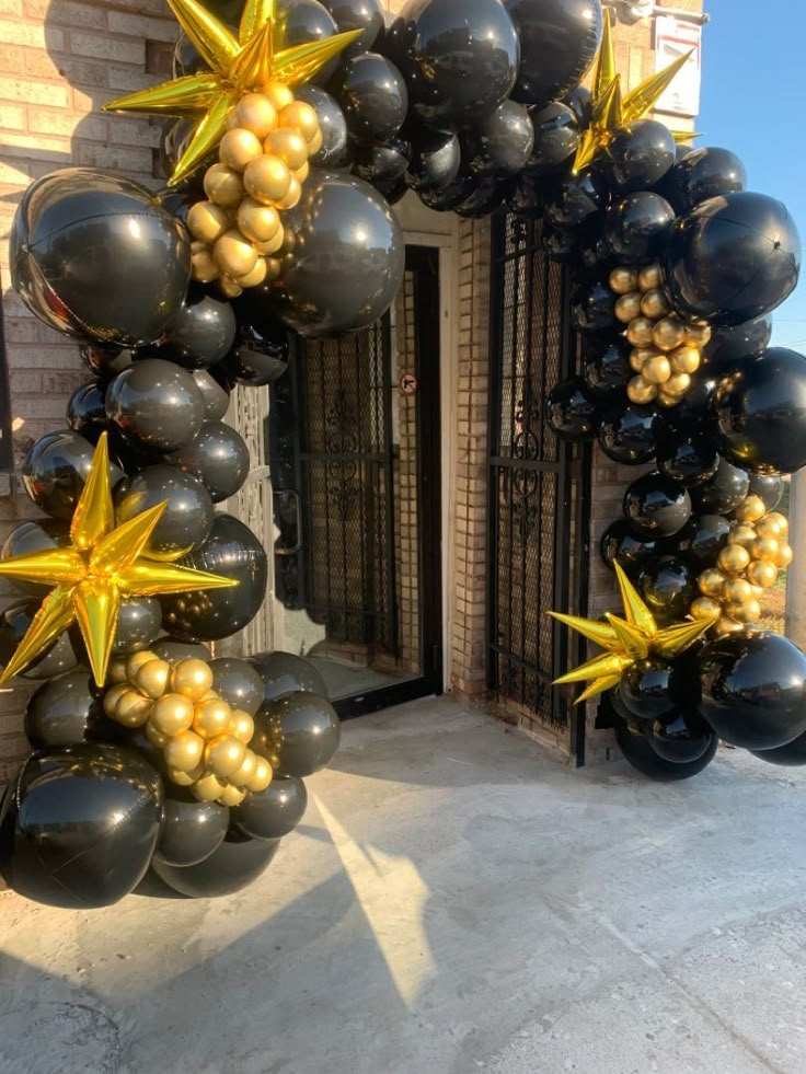 black and gold high school graduation party idea