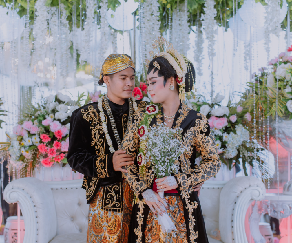 Pengantin pernikahan adat jawa