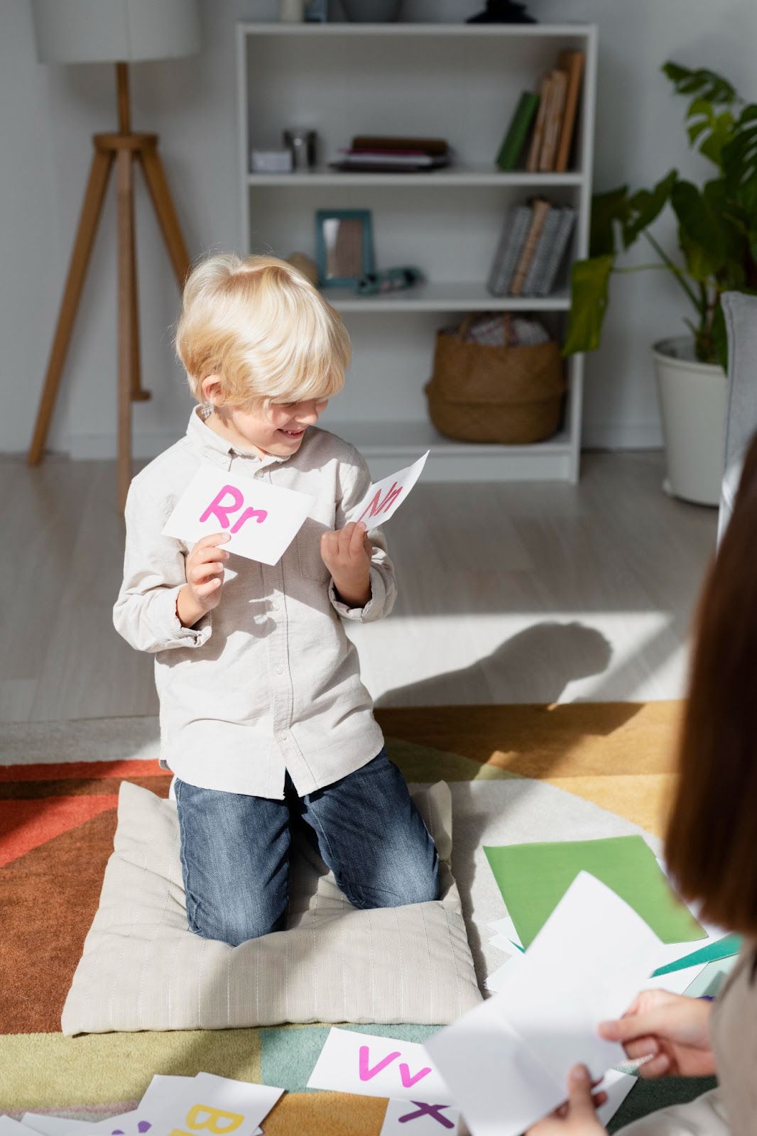 Child using flashcards