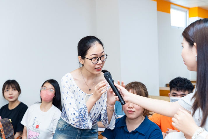 The English Faculty’s Students Enthusiastically Learn Teaching Skills 23