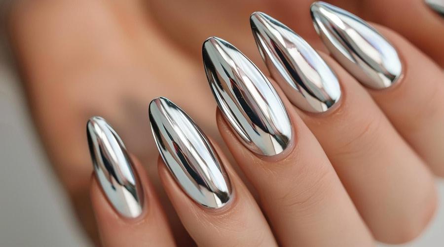 White Chrome Nails: Mirror-Like Perfection